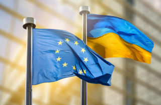 Brusel posiela Ukrajine druhú tranžu makrofinančnej pomoci. Kyjev dostane 1,5 miliardy eur