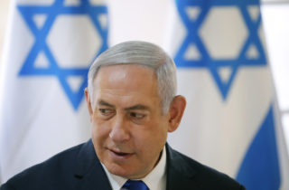 Izrael čoskoro zvýši tlak na Hamas a zasadí mu ďalšie a bolestivé údery, avizuje Netanjahu