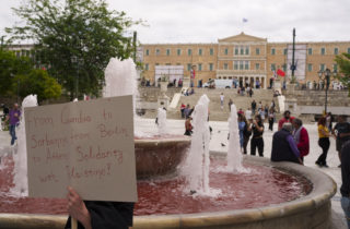 Propalestínske protesty na univerzitách naďalej pokračujú, židovskí študenti sa boja vkročiť do budovy (foto)