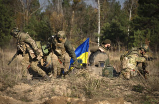 Ruskí vojaci od decembra pravdepodobne popravili najmenej 15 ukrajinských vojakov