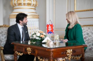 Čaputová sa stretla s Kaliňákom, informoval ju aj o zdravotnom stave premiéra Fica