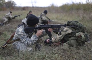 Rusi sa v Doneckej oblasti snažia postúpiť k mestu Časiv Jar, hlási ukrajinská armáda