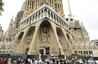 Výstavbu svetoznámej baziliky Sagrada Familia plánujú dokončiť do roku 2026