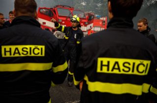 Do Kysuckého Nového Mesta bolo vyslaných viac ako 30 hasičov, likvidovali požiar v areáli bývalého družstva