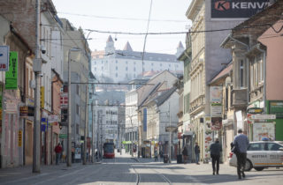 Slovensko má tretí rok po sebe čoraz menej obyvateľov, hrubá miera pôrodnosti bola najnižšia za 100 rokov