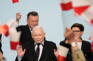 V Poľsku sa koná druhé kolo komunálnych volieb. Obháji opozícia víťazstvo z prvého kola?