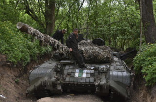 Rusi obnovili útočné operácie v Charkovskej oblasti, vyslali tam aj záložné jednotky
